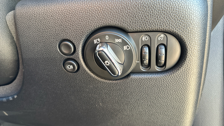 MINI Hatchback 2.0 Cooper S Classic Premium 5dr Auto Petrol Hatchback